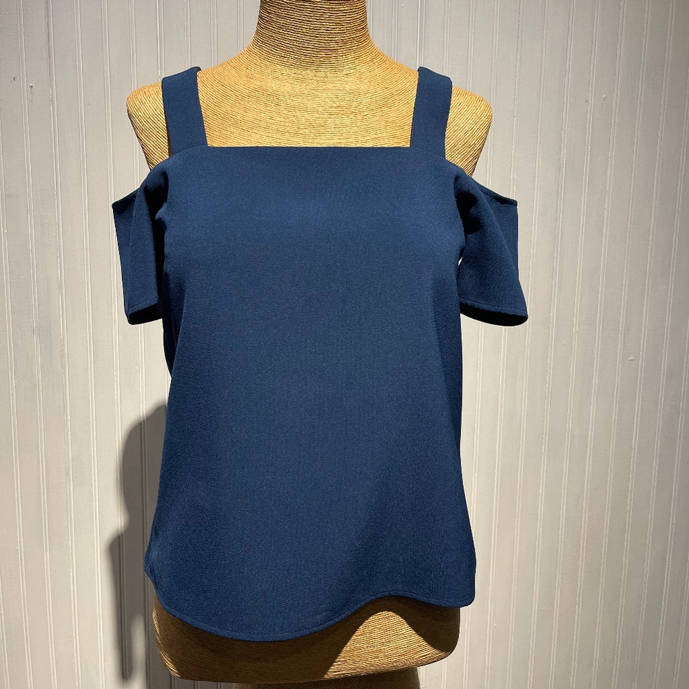 Ava Cold Shoulder Top